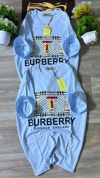 T-shirts Burberry Collection