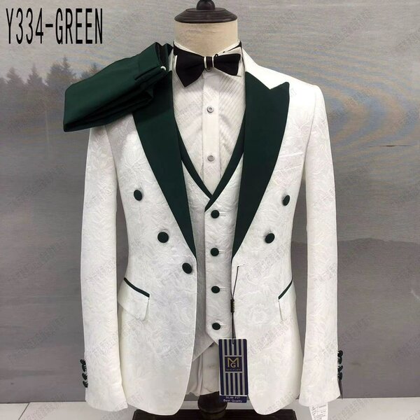 Costume de soirée élégant homme