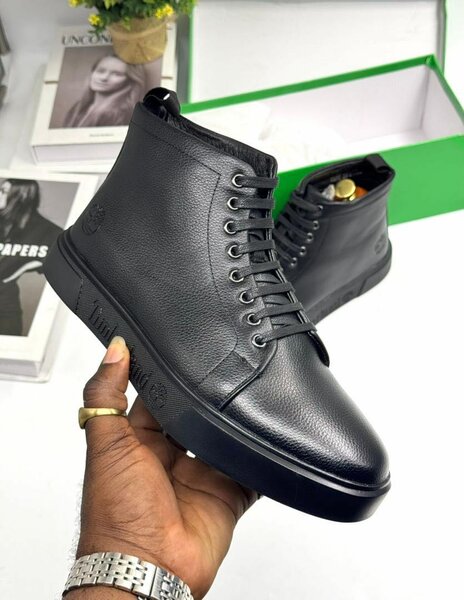 TIMBERLAND ALL BLACK