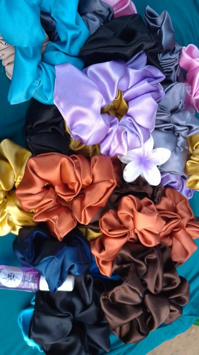 Lot de 12 chouchou en satin