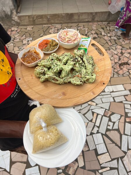 1 poulet + 2 Attieke