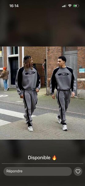 Ensemble de survêtement stylé