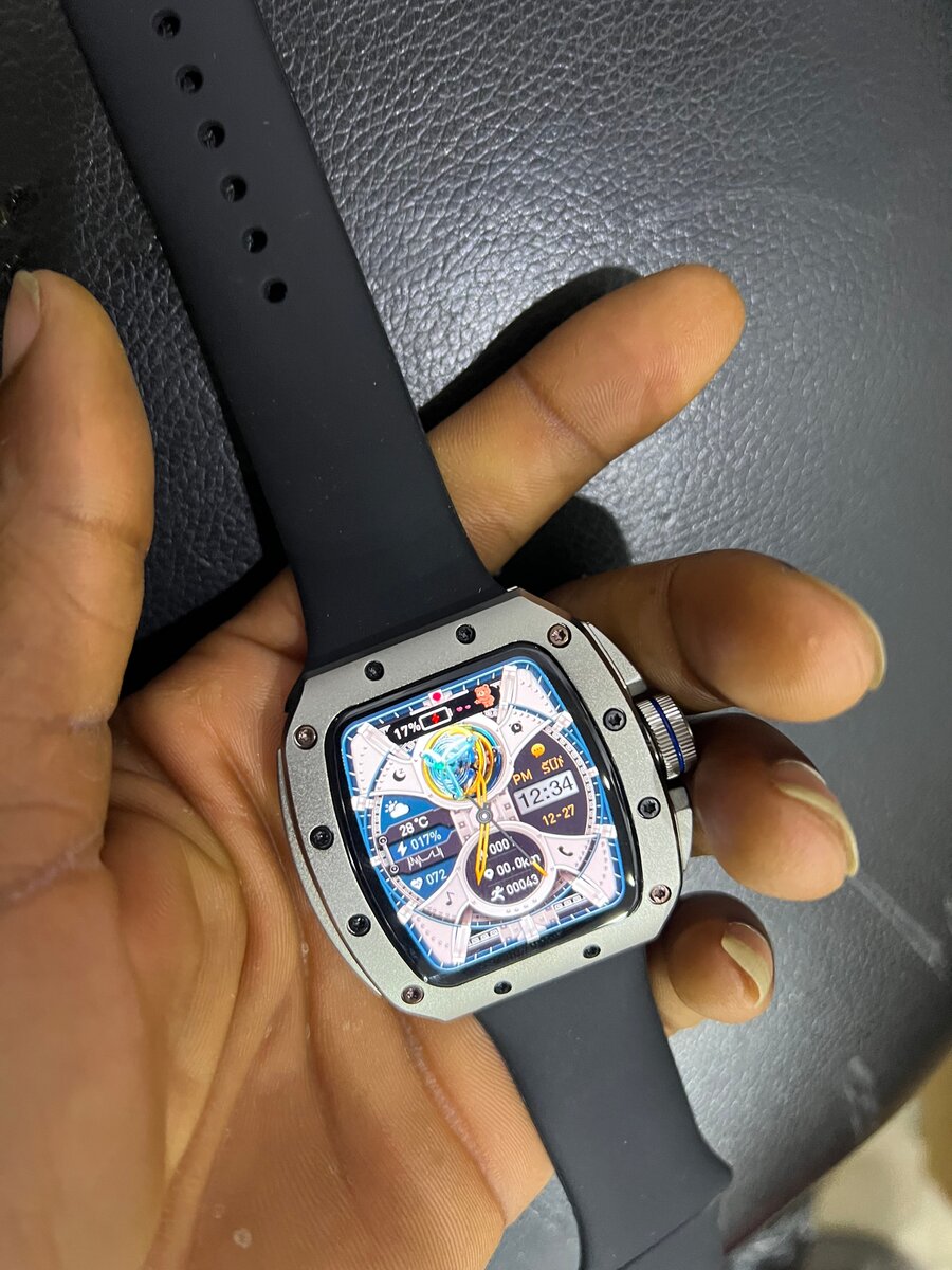 Luxury Smartwatch with Rubber Band