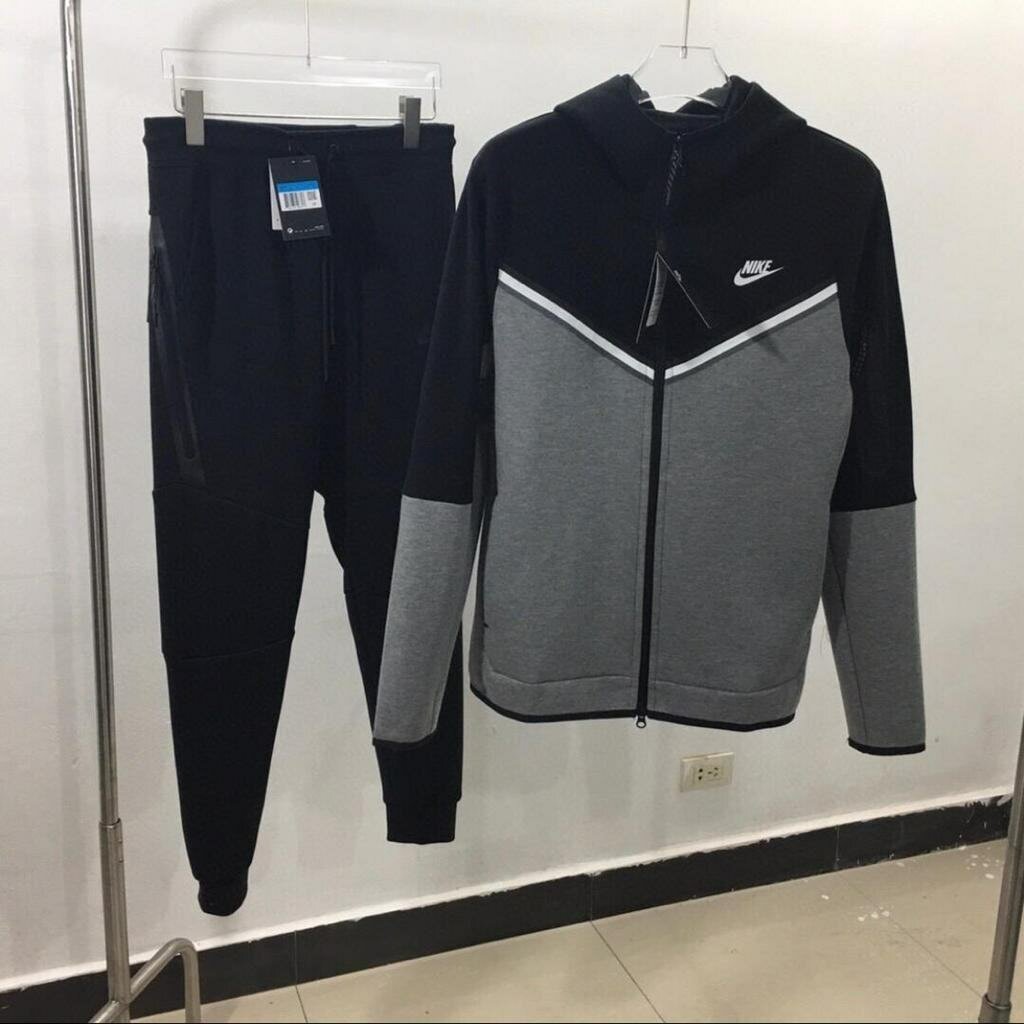 UNISEX NIKE TRACKSUIT