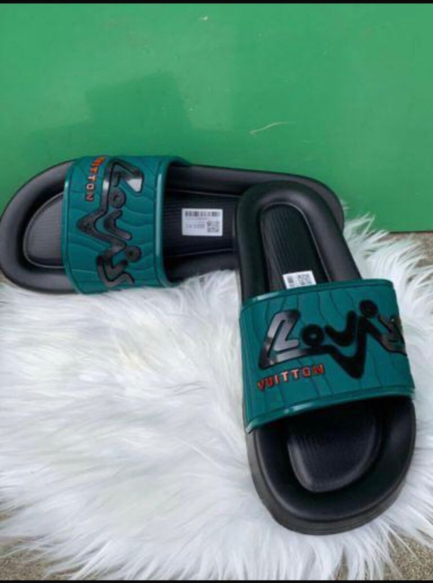 Louis Vuitton Easy Slippers