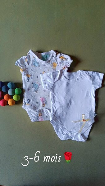 Lot de deux barboteuses bébés