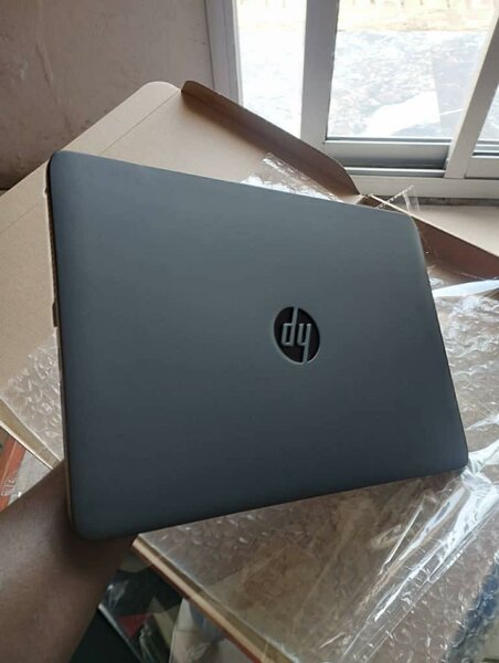 HP Elitbook 840 G2 / CORE i5 / 8GB ram en DRR4