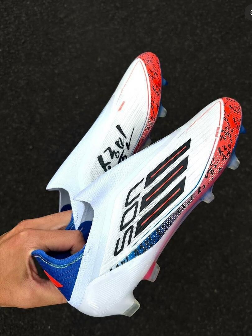 Chaussures de football blanches