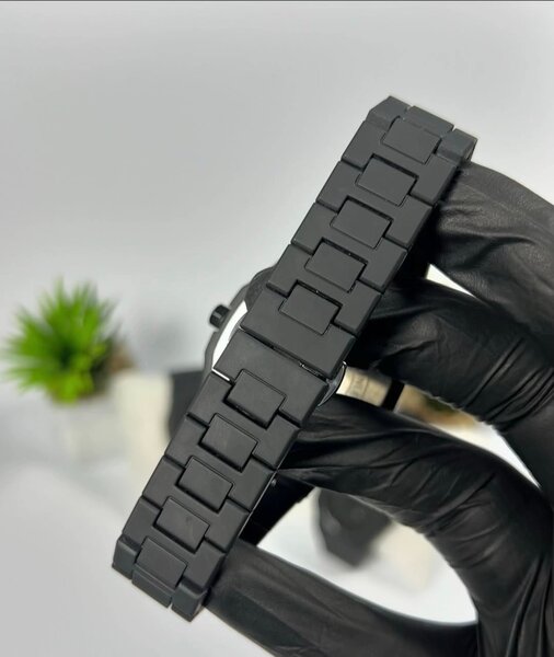 Montre en Acier Noir Chic