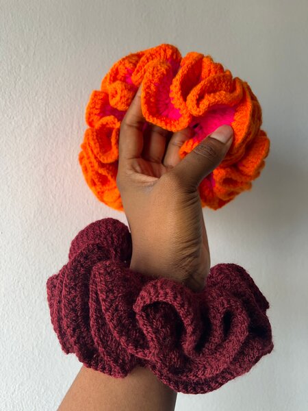 Chouchou en laine fleuri