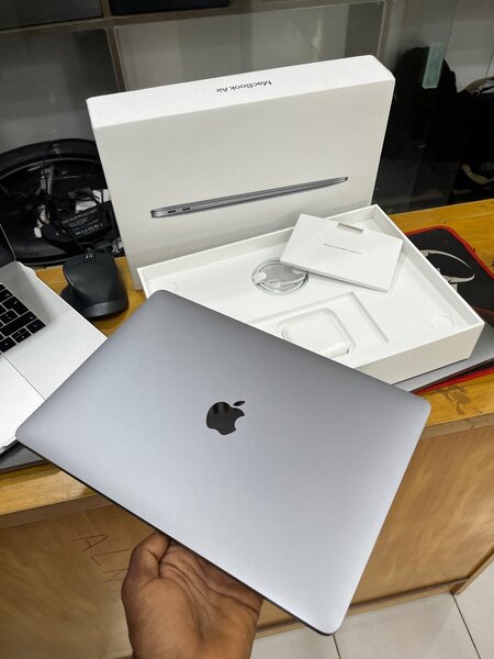 MacBook M1 2020