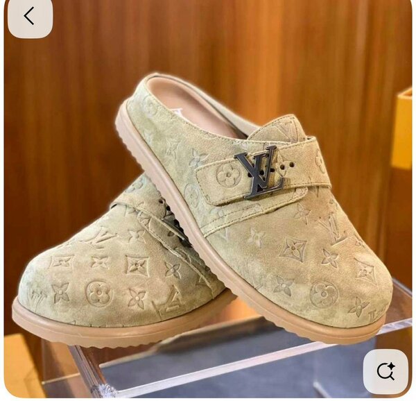 Mules en daim élégantes