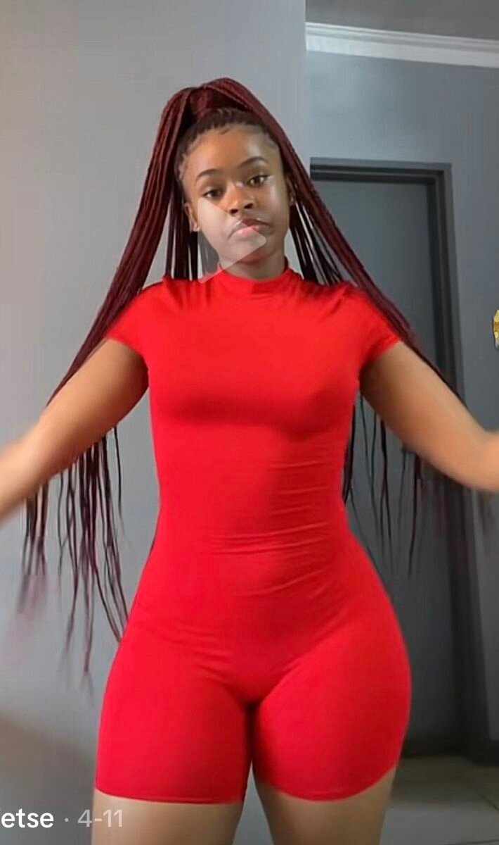 Combinaison courte en tissu élastique