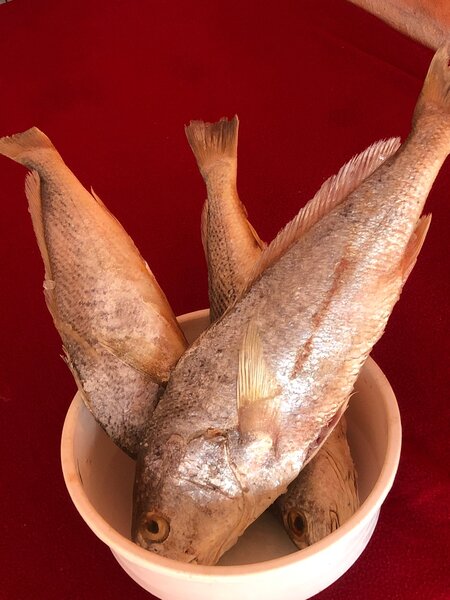 Poissons Frais  3 à 7500