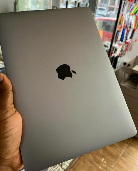 PRE-OWNED MACBOOK PRO 2019