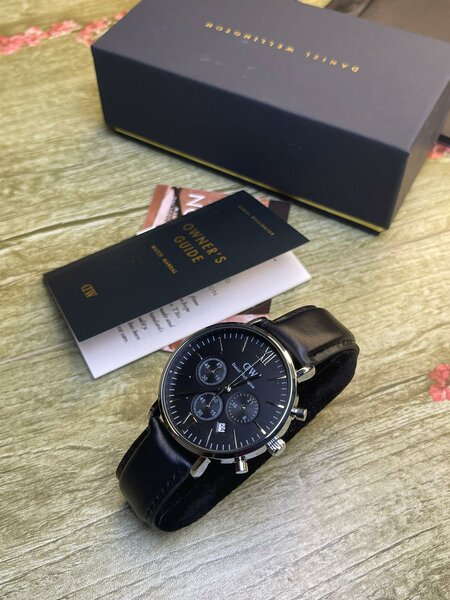 Montre homme luxe cuir noir