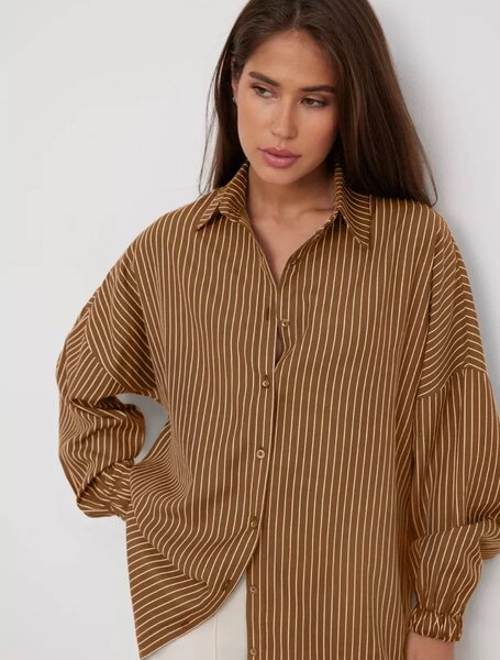 Женская рубашка оверсайз. Размеры S,M