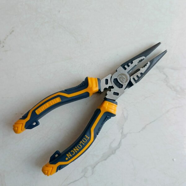 Pince multifonction durable