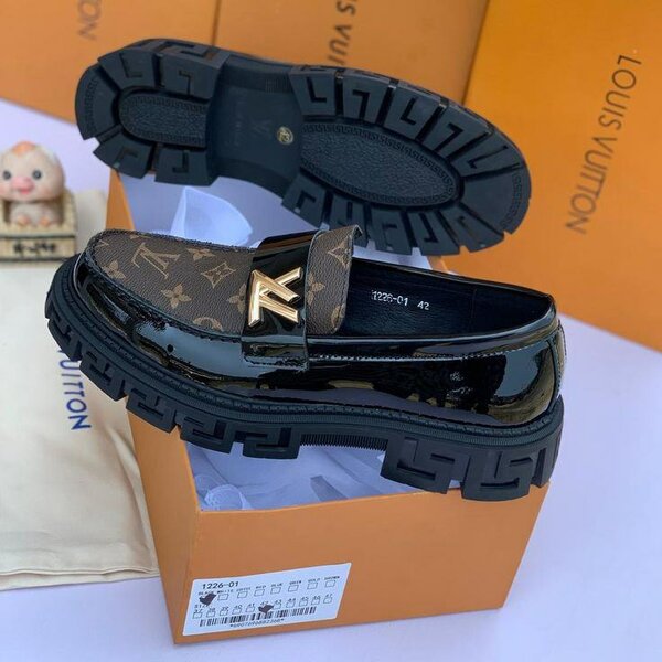 Chaussures élégantes cuir homme