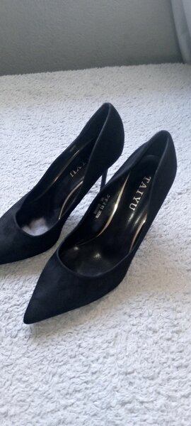 Preloved heels