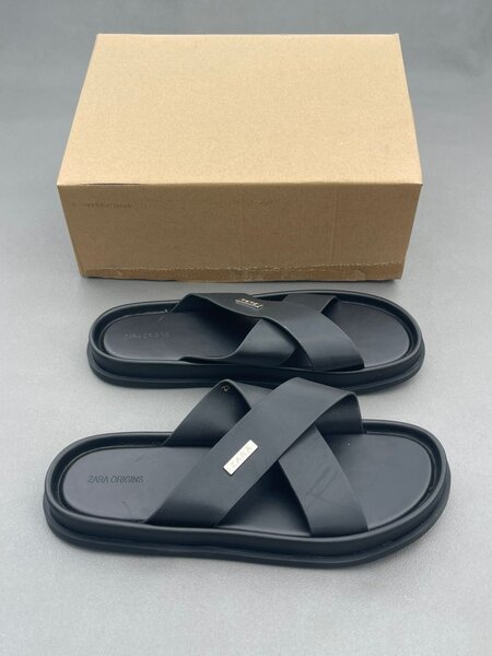 Sandales Croisées Noires Élegantes