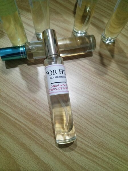 Essence de parfum "For Her"