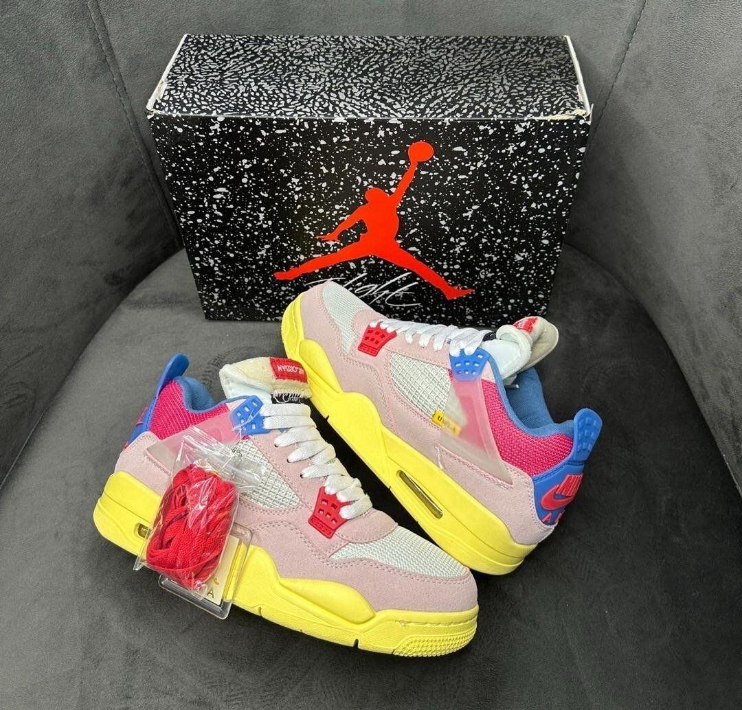 AIR JORDAN 4