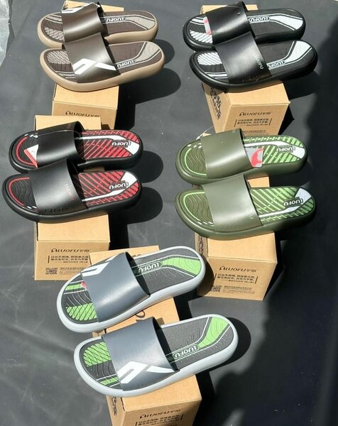 Claquettes confort homme été