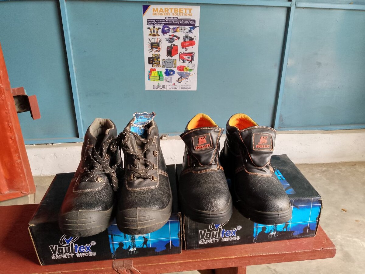 Safety Boots (Vaultex and Forklift brands