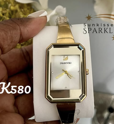 Upgrade your time piece collection with these amazing pieces😍. Perfect for gifting yourself and your loved ones❤️