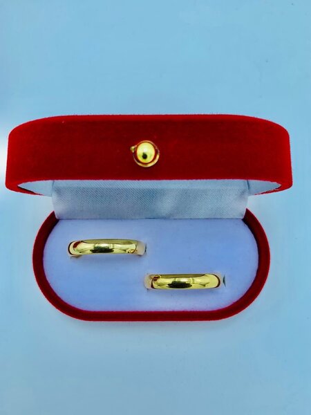 Alliances en or élégantes