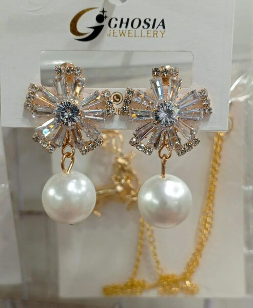 Rhinestone Flower Pearl Stud Earrings for Women