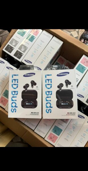 Écouteurs Bluetooth LED Buds