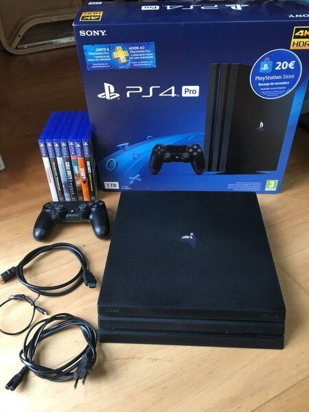 Console PS4 Pro Sony 1 To Noir avec Manette