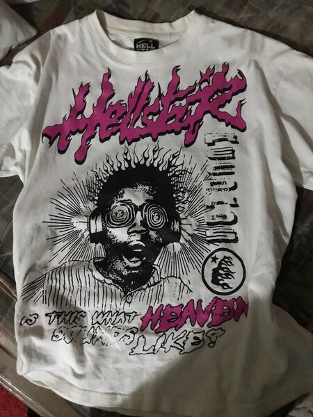 T-shirt graphique Hellstar