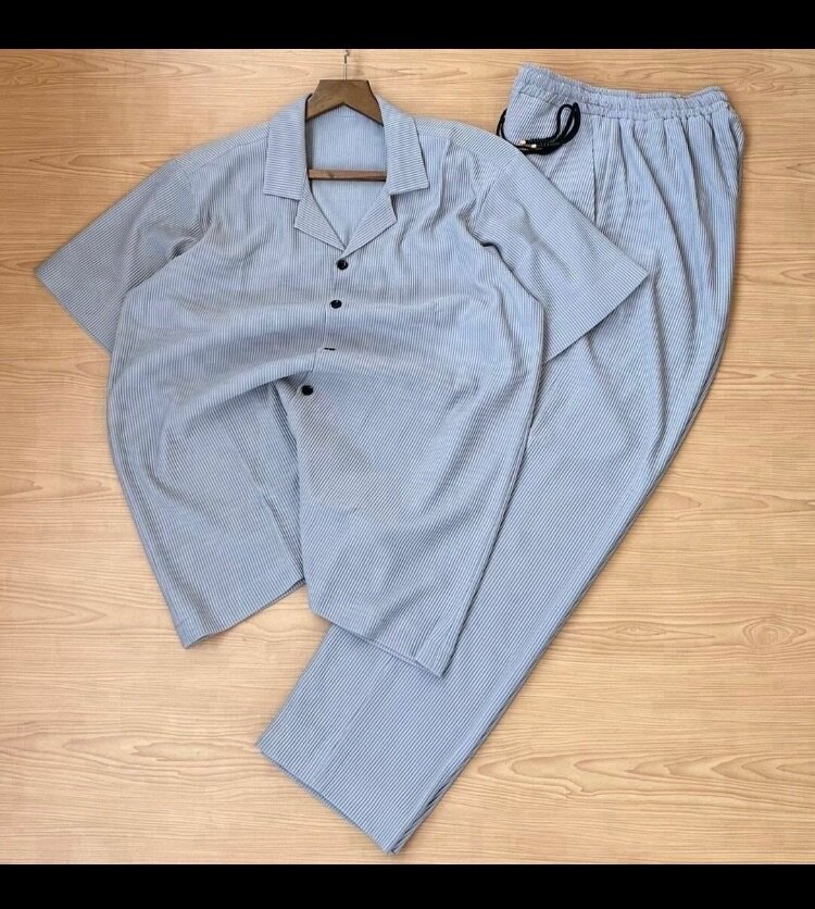 Top t shirt and long down