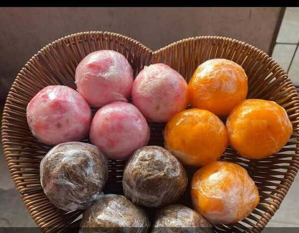 Savon gommant et blanchissant