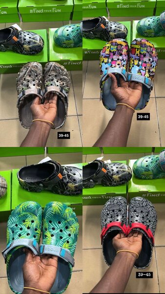 Crocs /Clogs