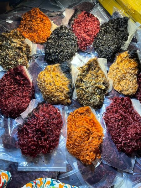 Perruques Bouclées Colorées