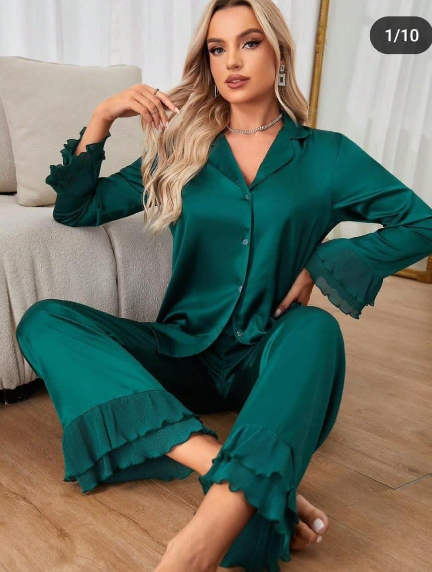 Pyjama satiné,matière douce et confortable.qualité irréproch