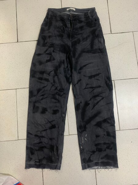 Jeans noir délavé moderne