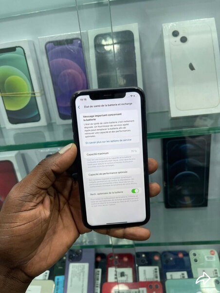 iPhone 11 Noir 64 Go