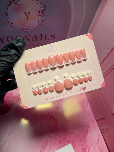 Ongles Fausse Rose Élégant