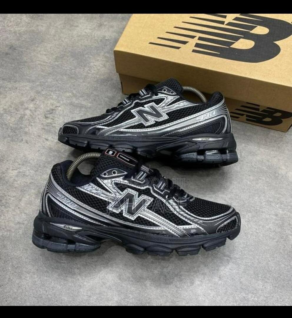 NEW BALANCE 740