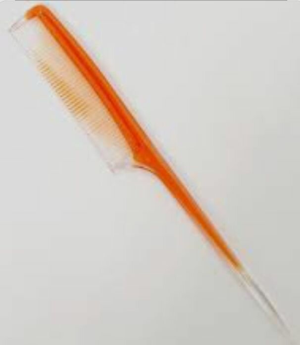 Peigne à manche fin pour coiffure