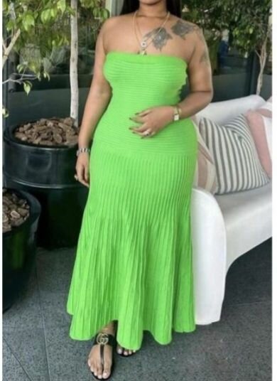 Robe verte plissée sans bretelles