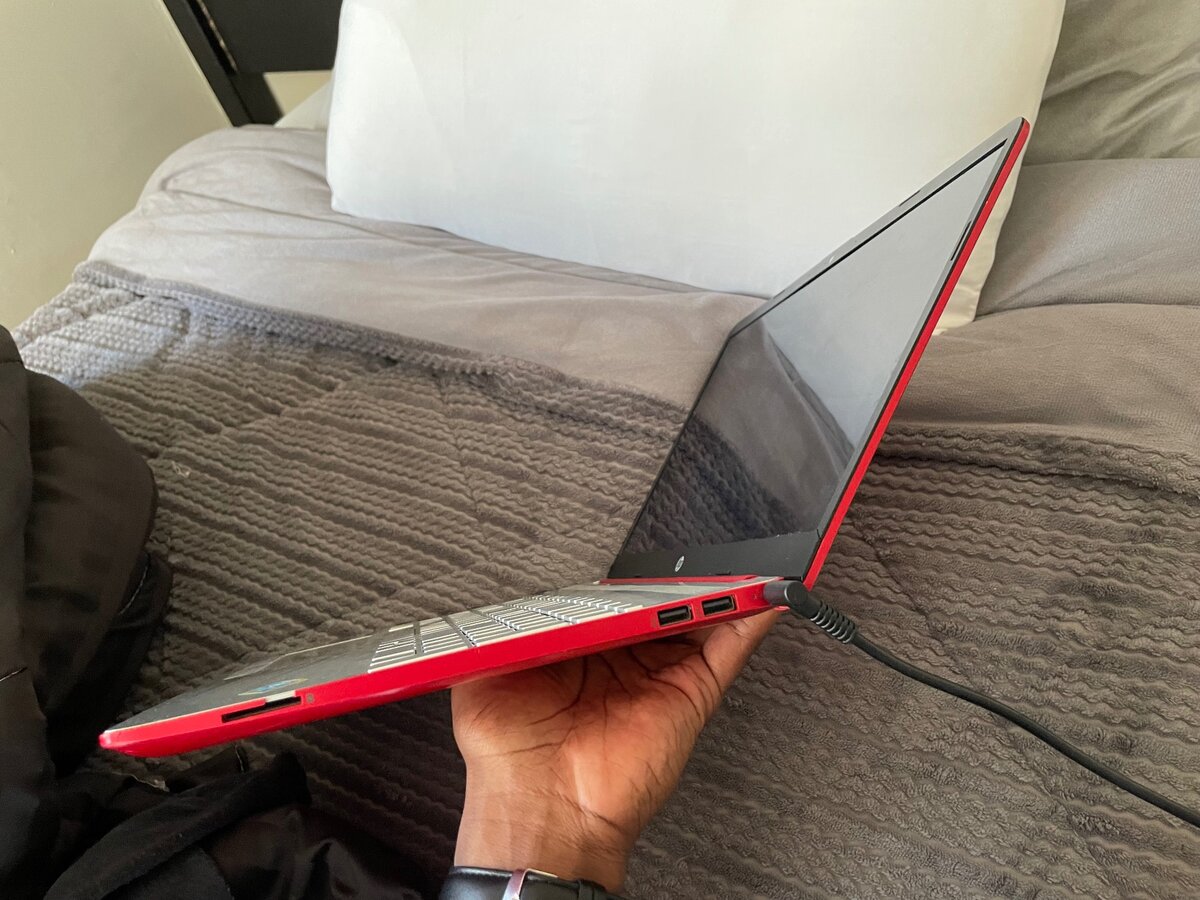 HPNotebook 15-dw1083wm