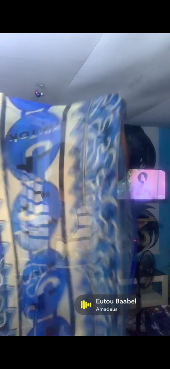 Robe avec grand foulard