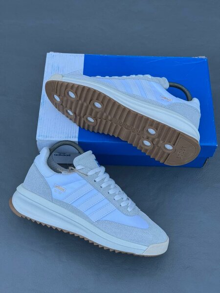 Chaussures Adidas blanches homme
