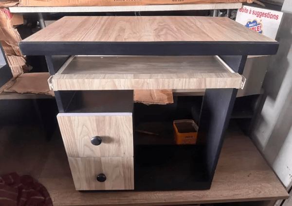 Bureau compact avec tiroirs